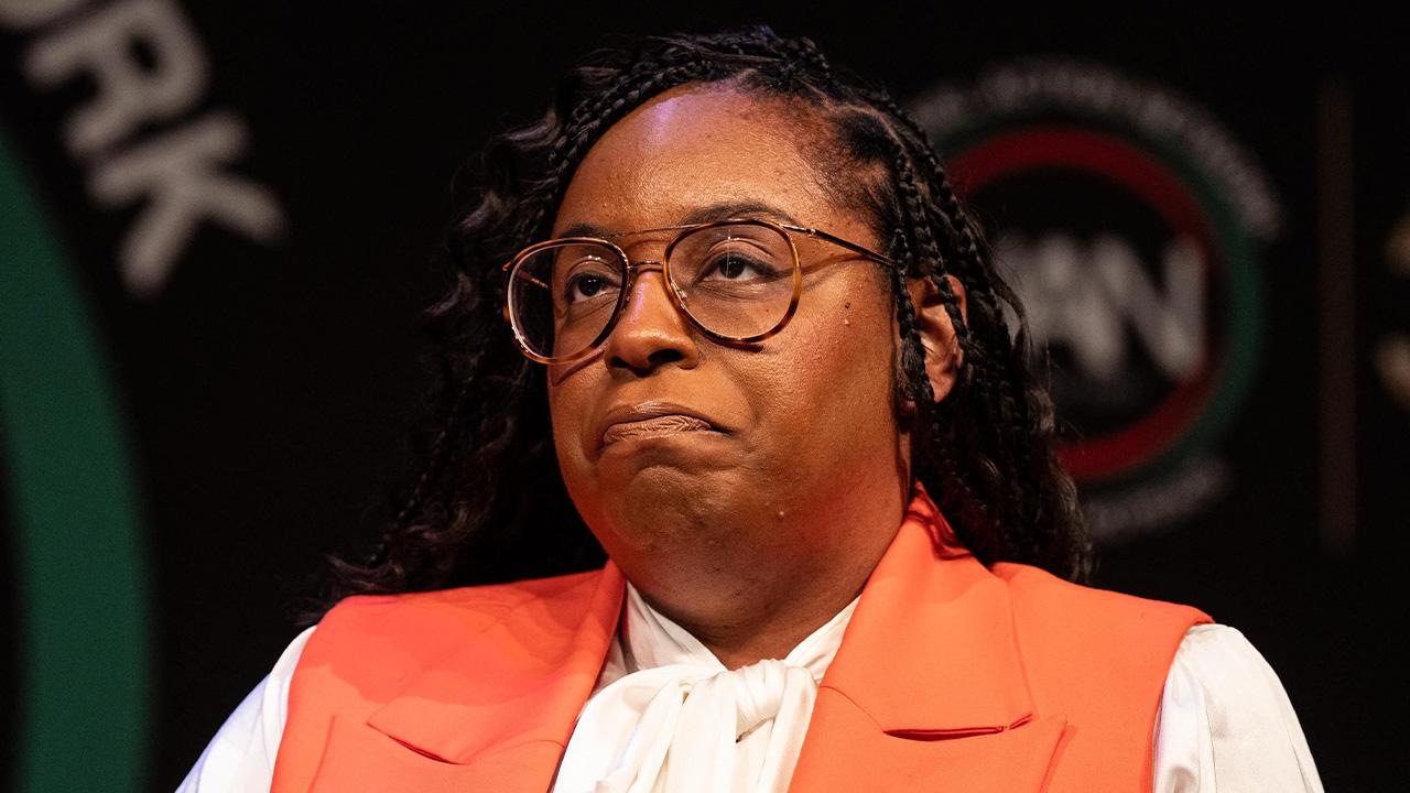 photo of LaMonica McIver made physical contact with ICE agents when she tried to block them from arresting Newark Mayor Ras Baraka.