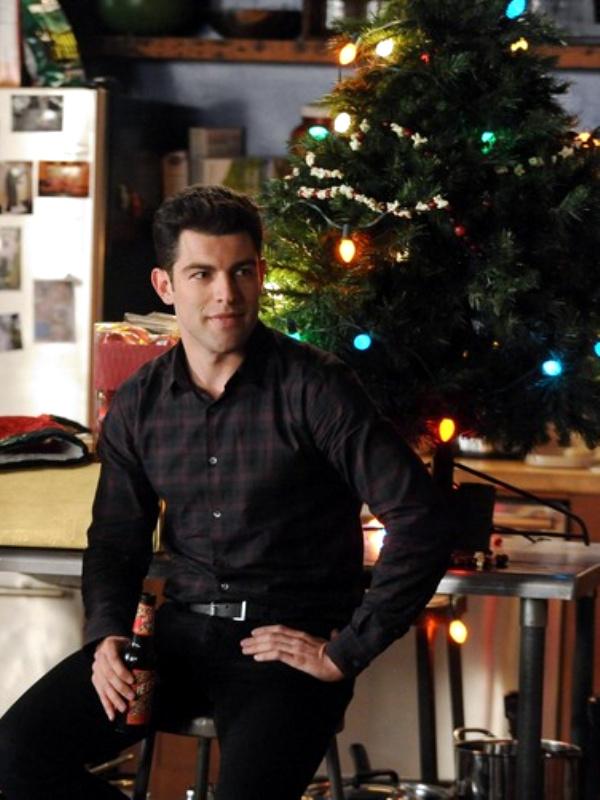 Schmidt_new_girl_santa.jpg