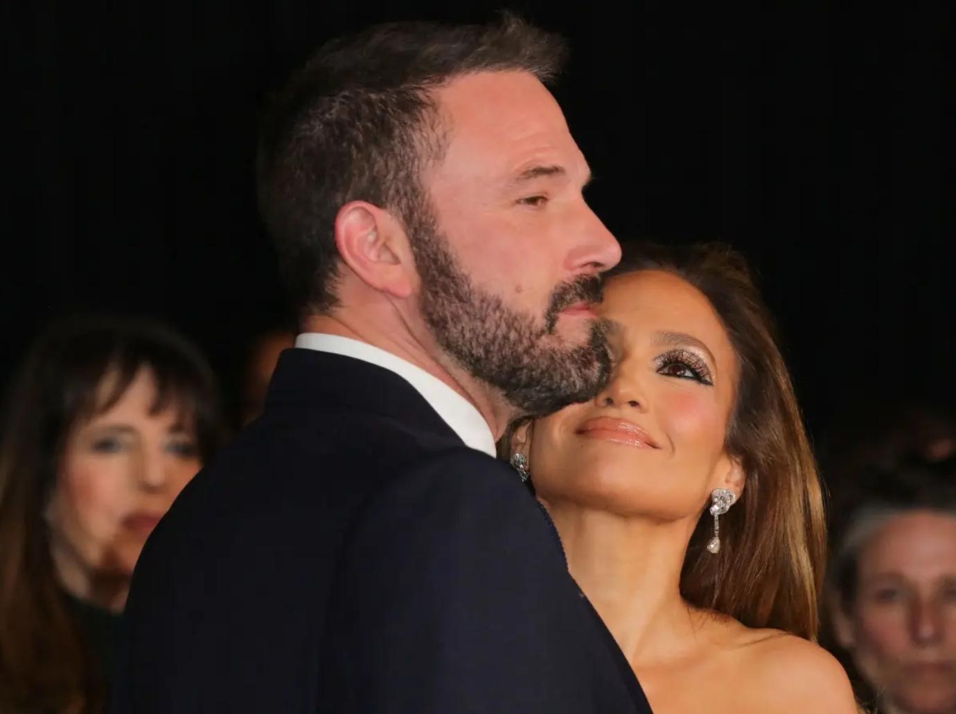 jennifer lopez hides ring finger ben affleck skips birthday divorce