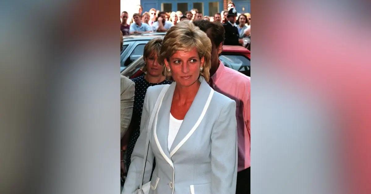Photo of An email from 2016 claimed Jeffrey Epstein was seen with his arm around Princess Diana in 1994.