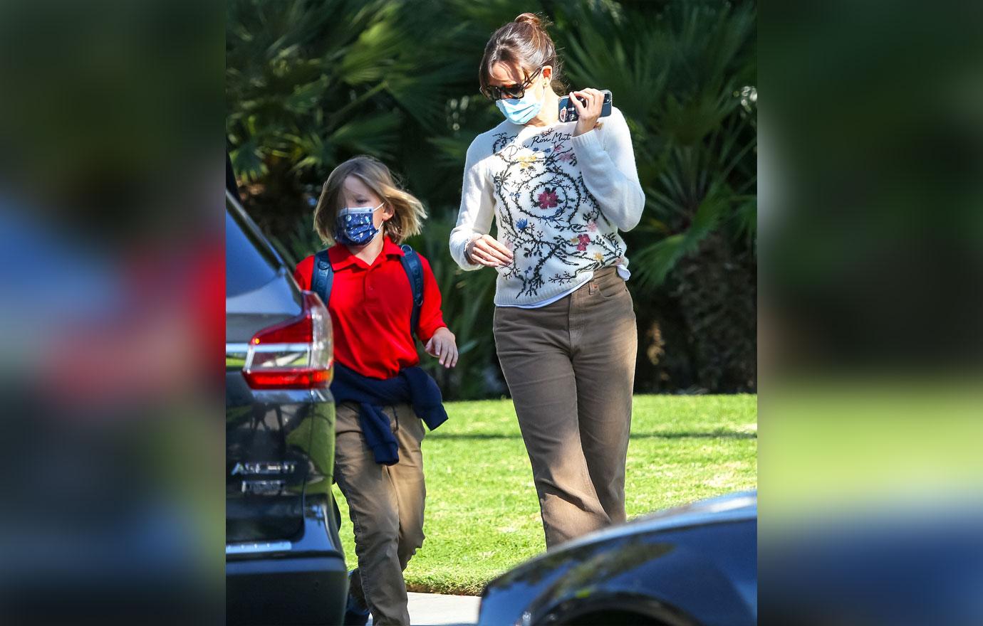 jennifer garner fall ready picks up son samuel from school pics