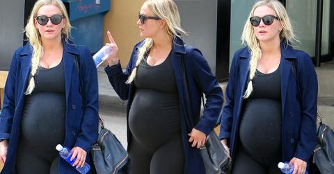 Pregnant ashlee simpson works out solo