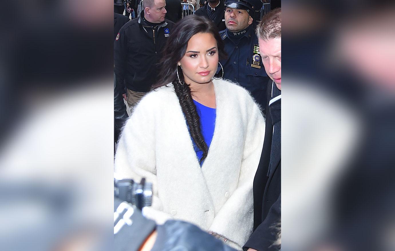 Demi Lovato stops by the GMA