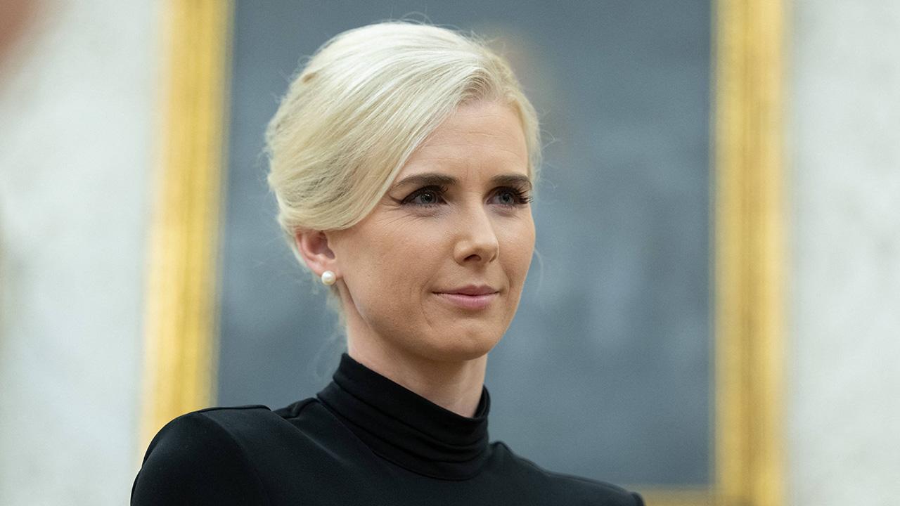 image of Natalie Harp used to write letters to prior U.S. leaders.