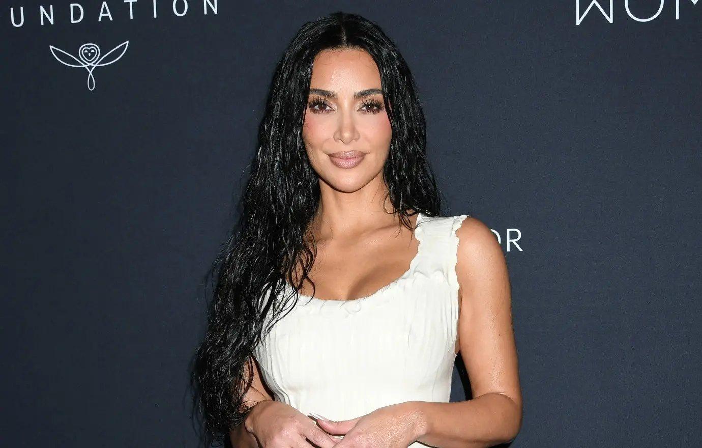 phony kim kardashian accused using family rarely seen dog campaign