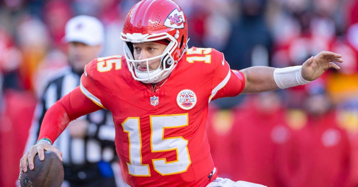 is patrick mahomes retiring quarterbacks cryptic photos
