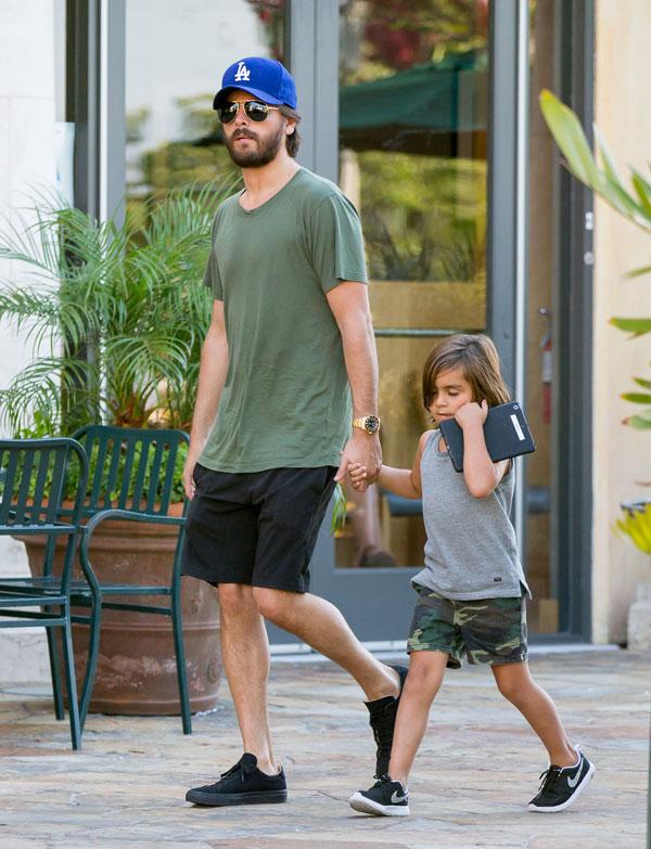 Scott disick mason vacation 04