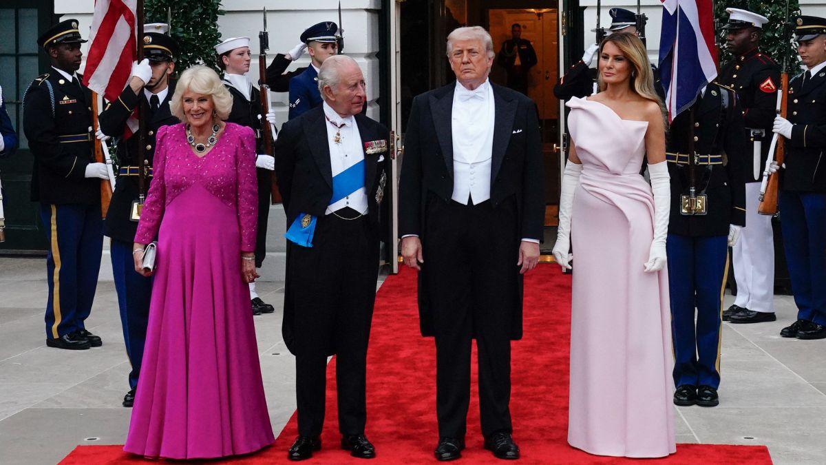 Image of Experts noted symbolic wardrobe choices.