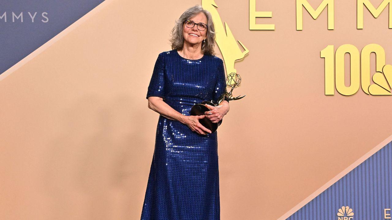 Photos of Sally Field received many congratulations.