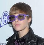 2011__02__Justin_Bieber_Feb3 144×150.jpg