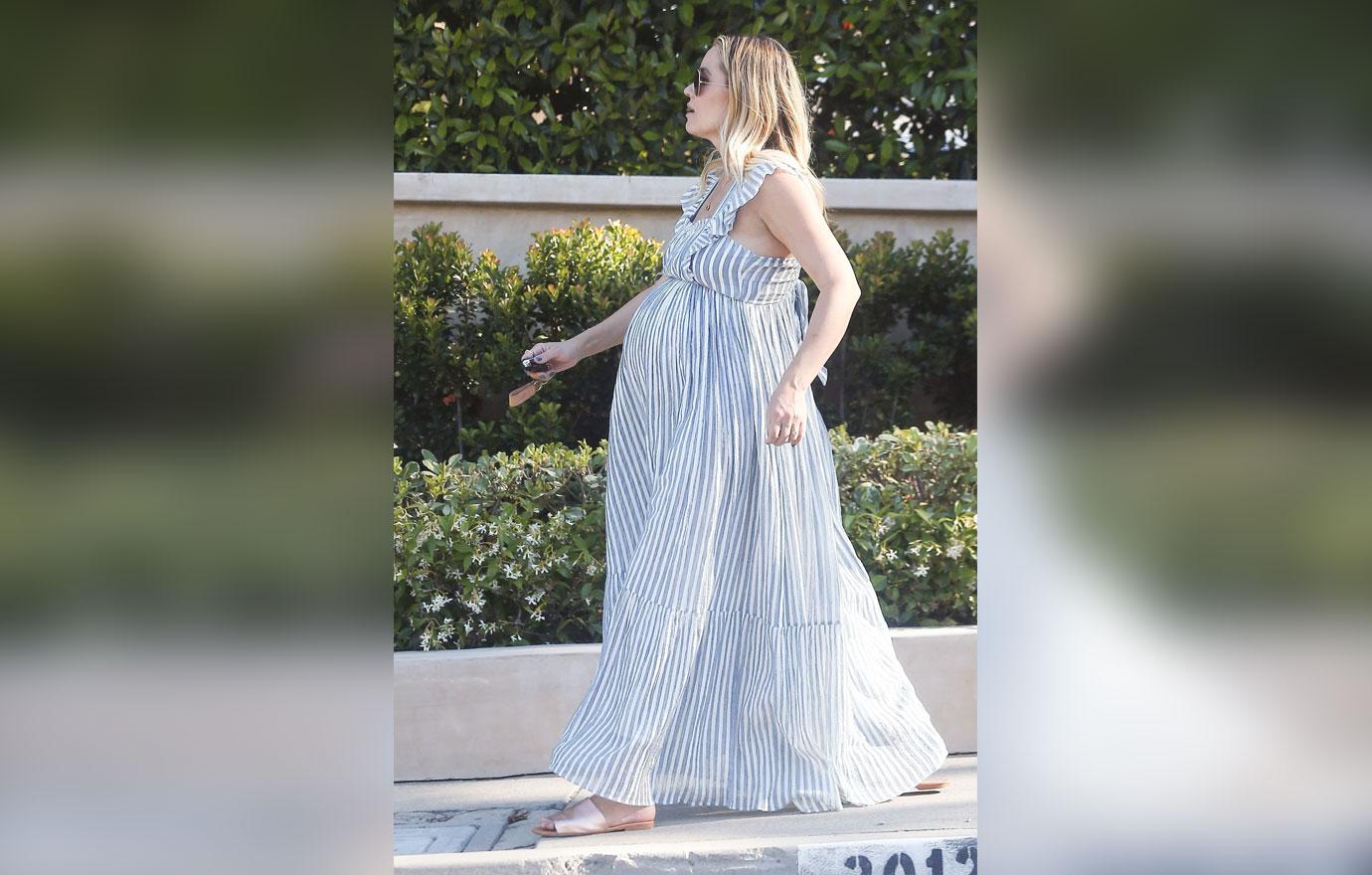 PICS] Pregnant Lauren Conrad Is SO Adorable At Her Baby Shower!