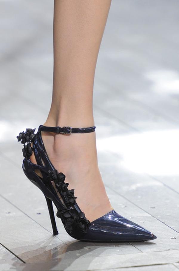 Shoeology With Eveyln Lozada: The Hottest Shoes From Paris Fashion Week!