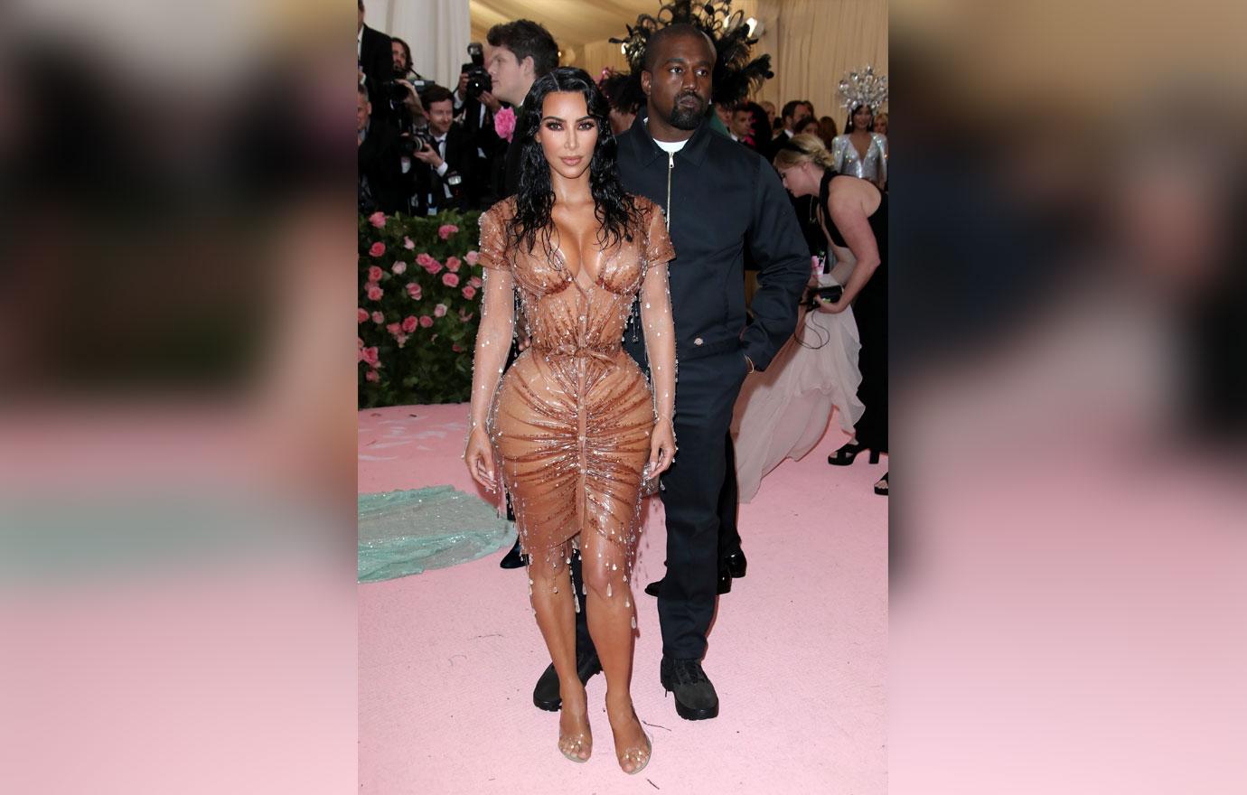 Kim Kardashian Shares Sexy Photo After Promising Kanye She’ll Tone It Down