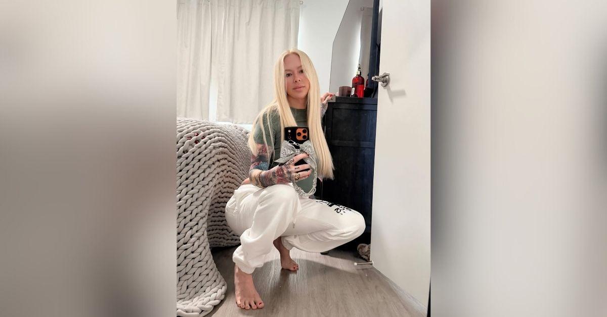 image of Jenna Jameson shared a makeup-free selfie on social media.