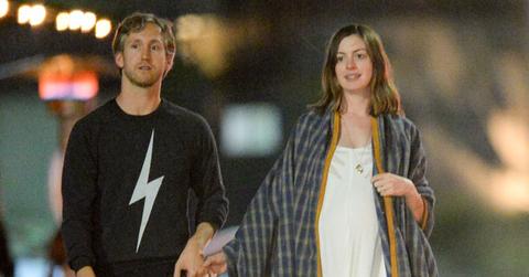 Anne hathaway pregnant dinner date husband