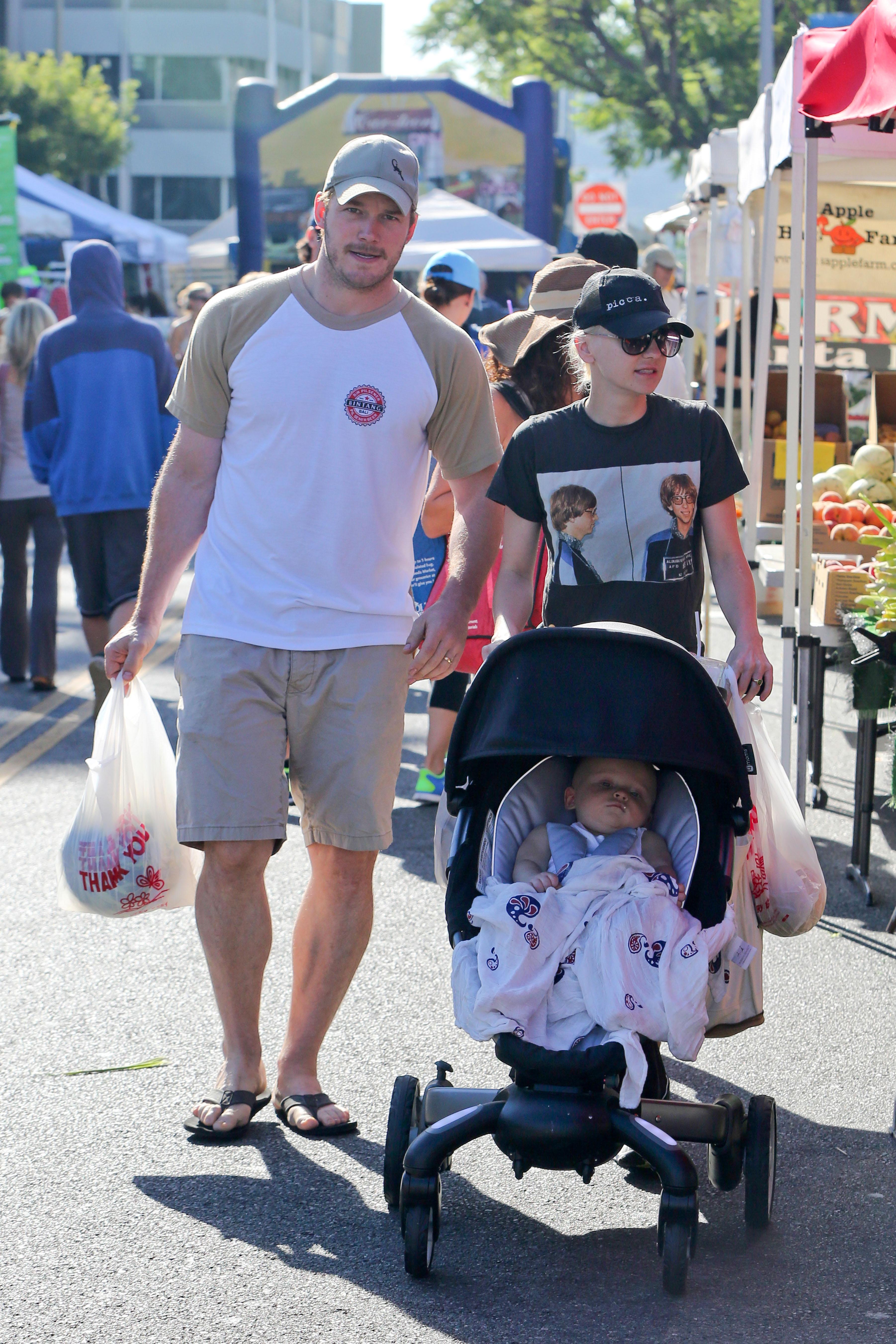 Anna Faris and her boys hit the Farmers Market