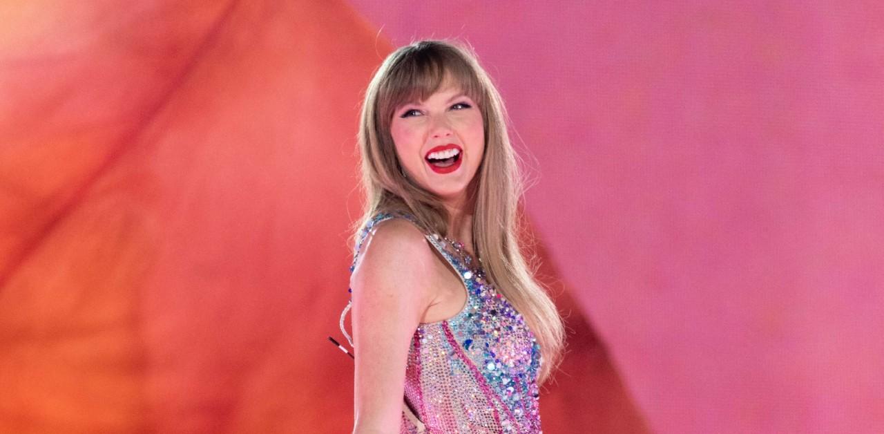 taylor swift assures fans joe alwyn breakup watch