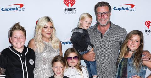 Photo of Tori Spelling, Dean McDermott and their five children