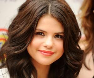 2010__07__okmagazine horoscopes selenagomez 300&#215;249.jpg