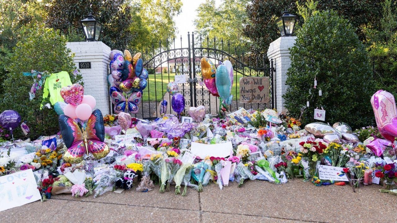 Image of Dolly Parton’s family honored her wishes with a simple and private funeral in Nashville.