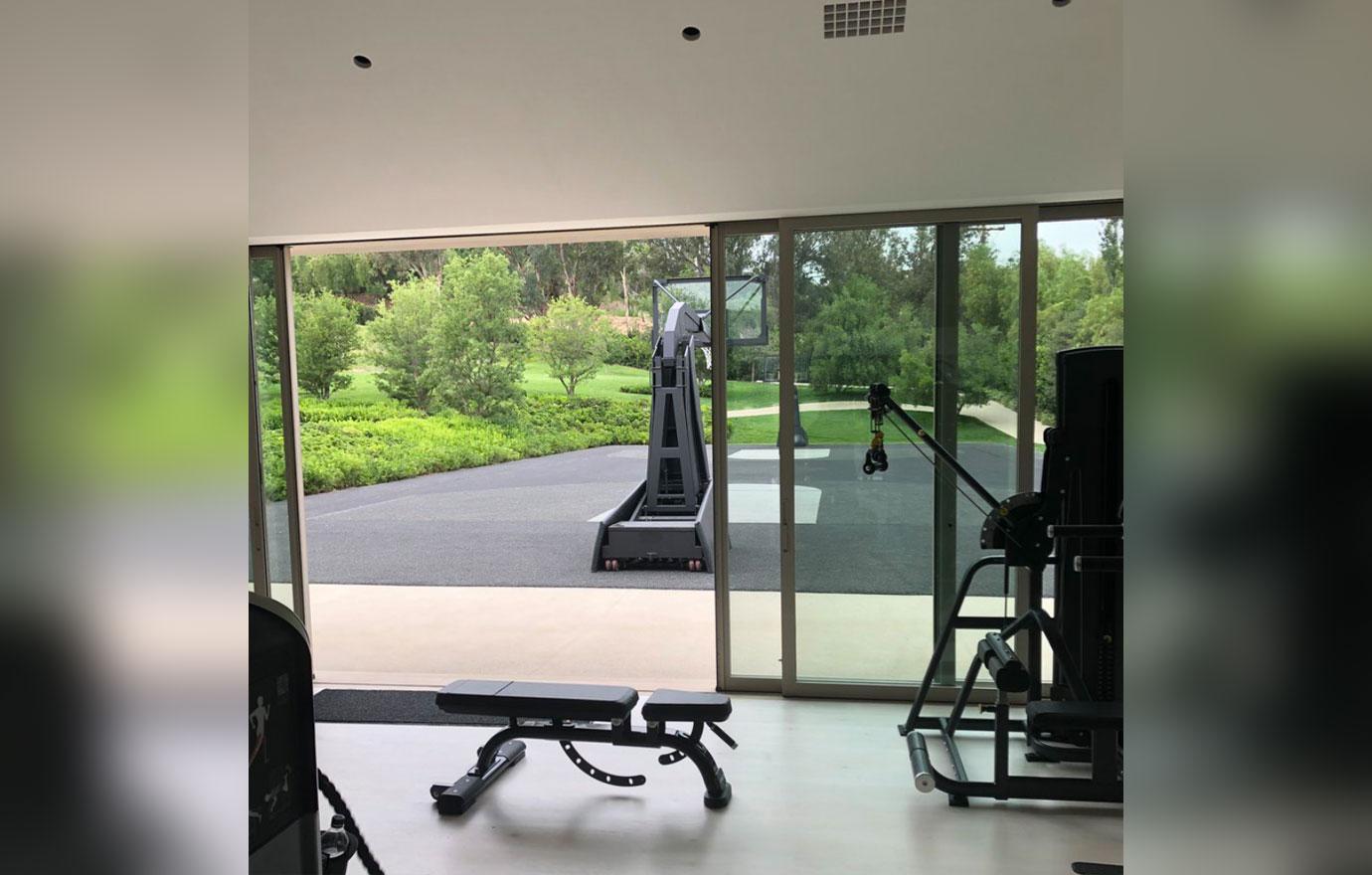 Rob Kardashian Posts Pic Of The Gym