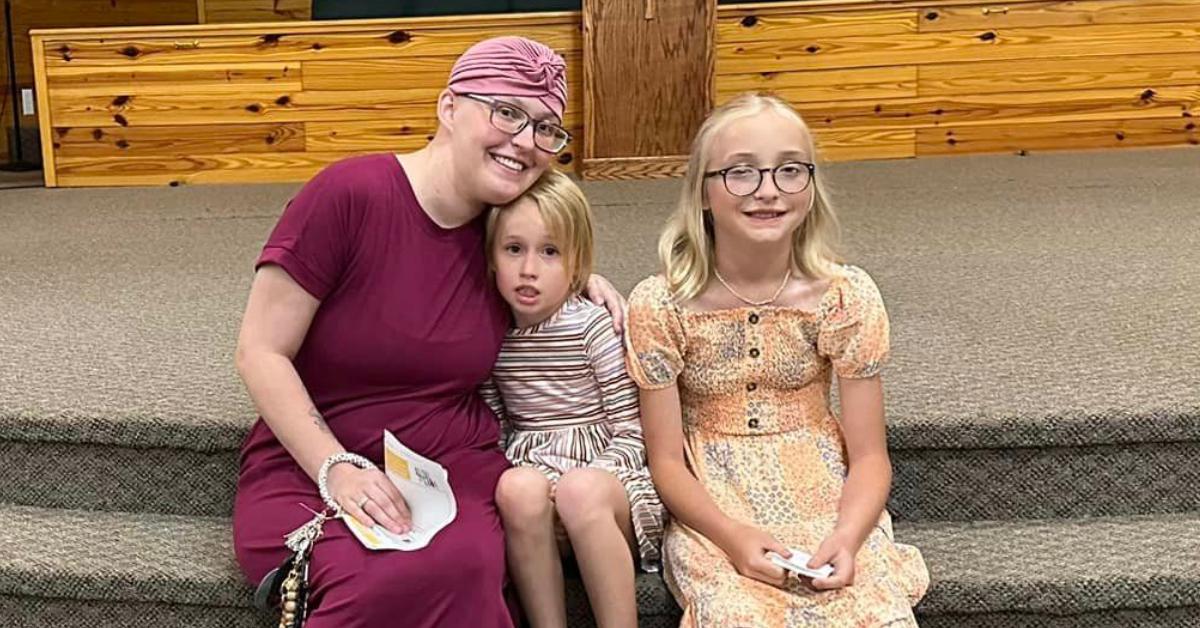 Anna Chickadee Cardwell s Kids Graduate As She Battles Cancer Photo