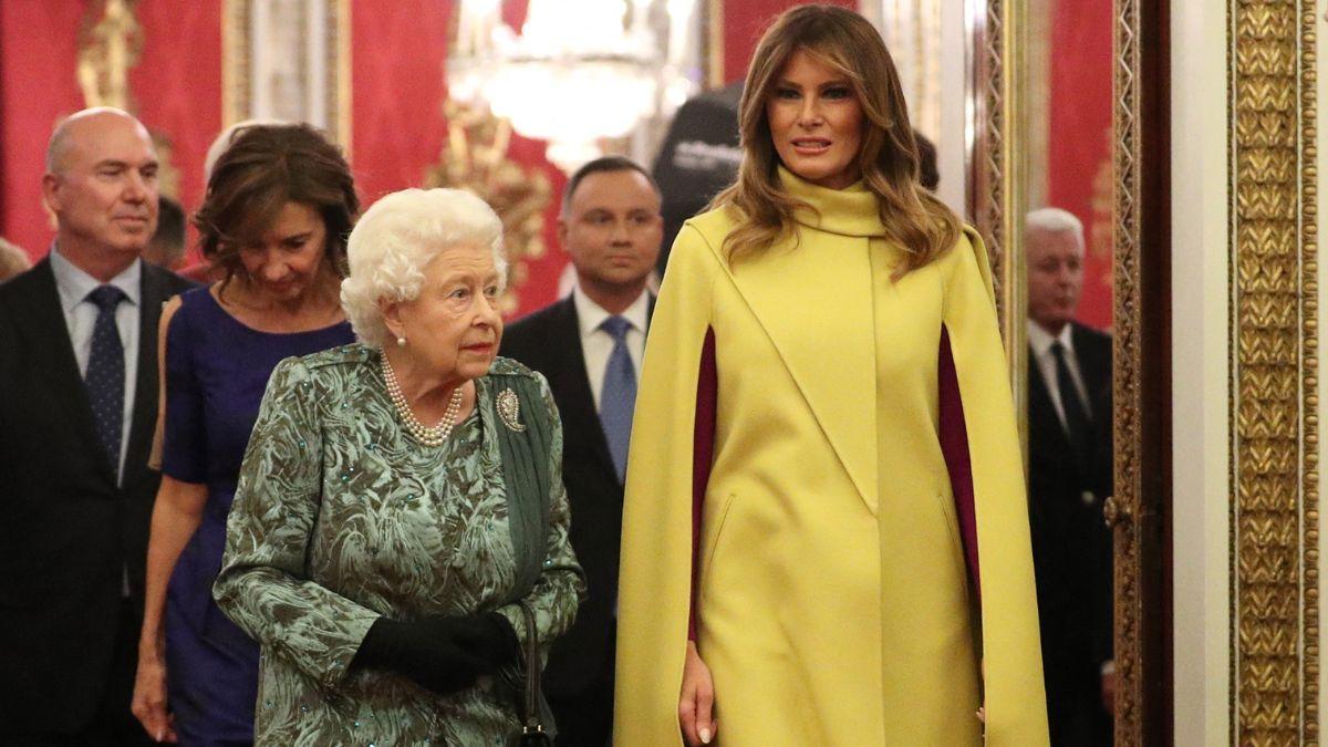 photo of queen elizabeth alongside melania trump