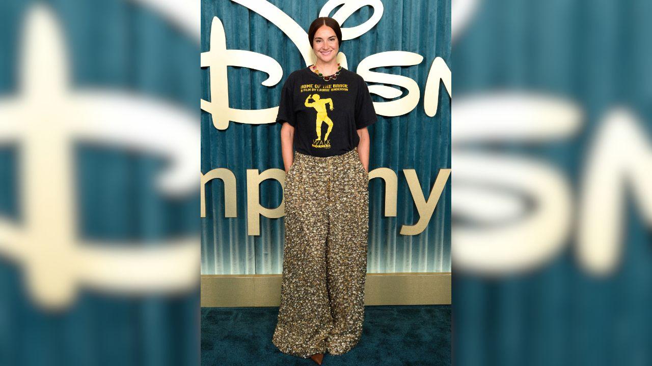 Image of She also criticized the actress’ gold pants and unfinished-looking hem.