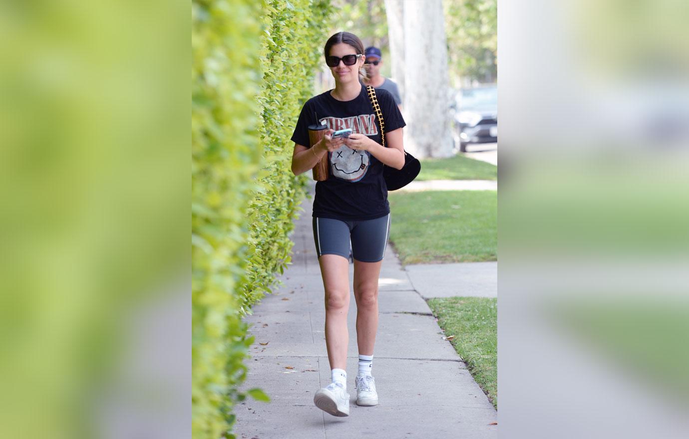 hp sara sampaio goes for pilates workout