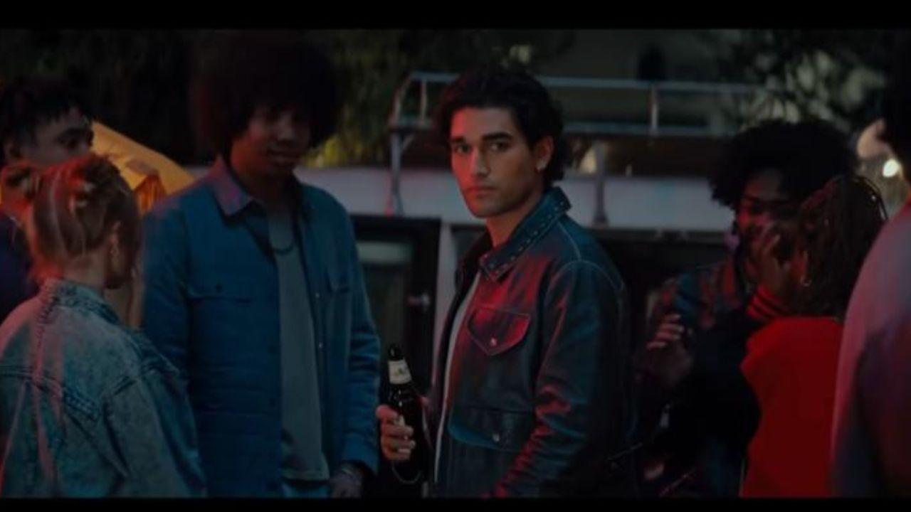 Image of a scene in 'Off Campus.'