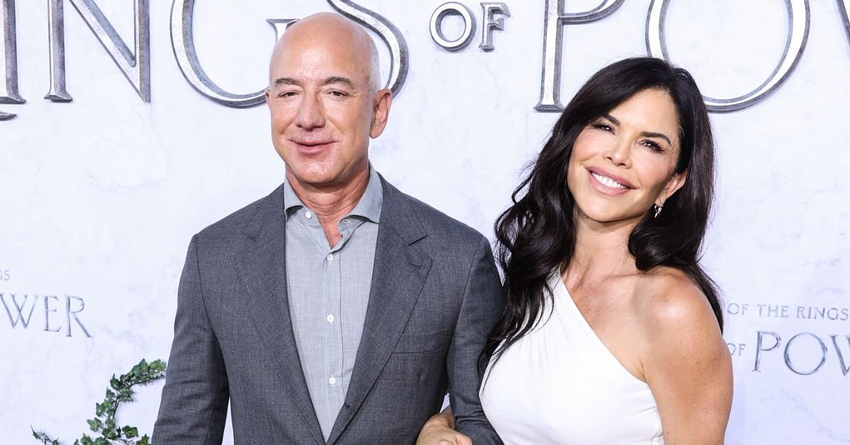 Jeff Bezos' fiancee Lauren Sanchez flaunts her VERY toned abs in a crop top  as she hits the gym with billionaire  founder