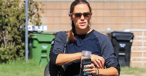 Jennifer garner out and about after talking about divorce ben affleck pics