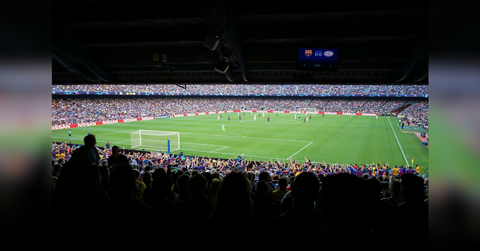 celebrities who love to watch the game