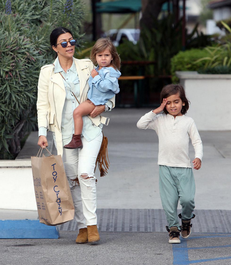 **EXCLUSIVE** Kourtney Kardashian takes children, Mason,6, and Penelope,3, for a fun day in Malibu,Ca.