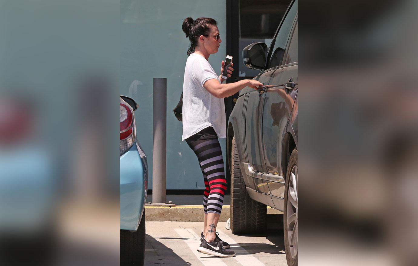 Shannon doherty pilates cancer battle pics 02