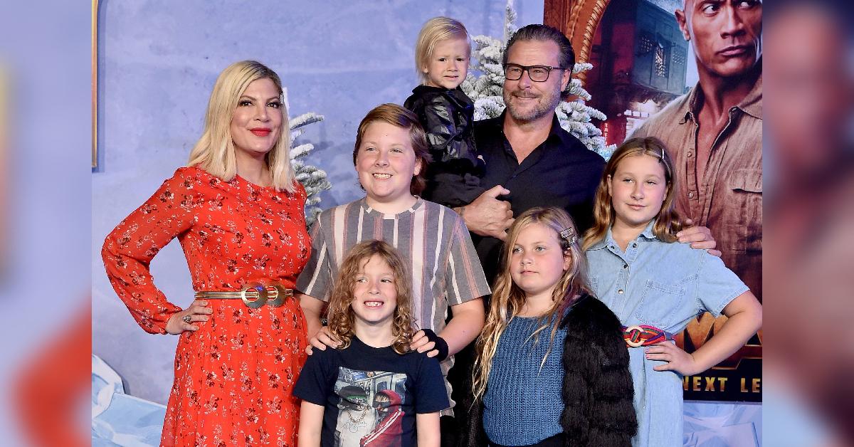 tori spelling adresses dean mcdermott absence family christmas card rumors