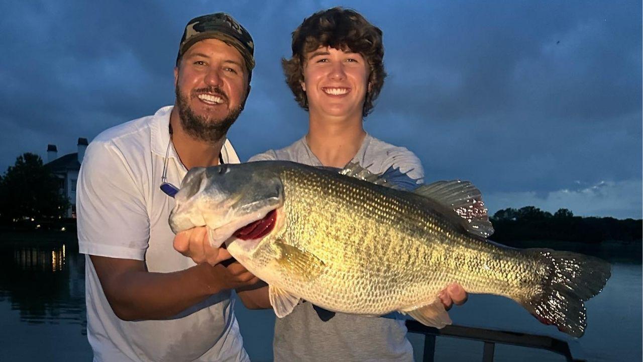 Image of Luke Brayn and son Bo Bryan