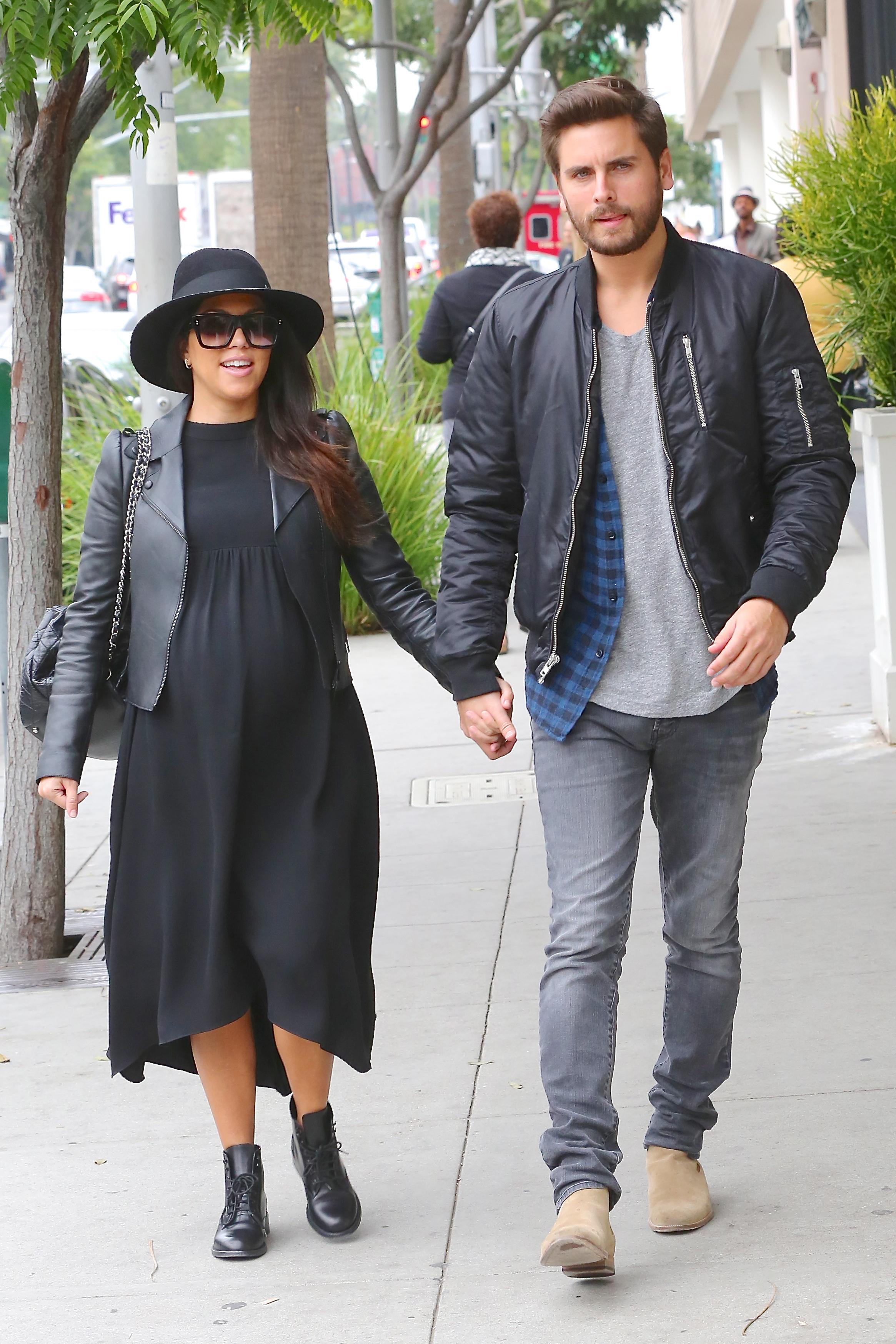 INF &#8211; Kourtney Kardashian, Scott Disick and Kendall Jenner meet up for lunch