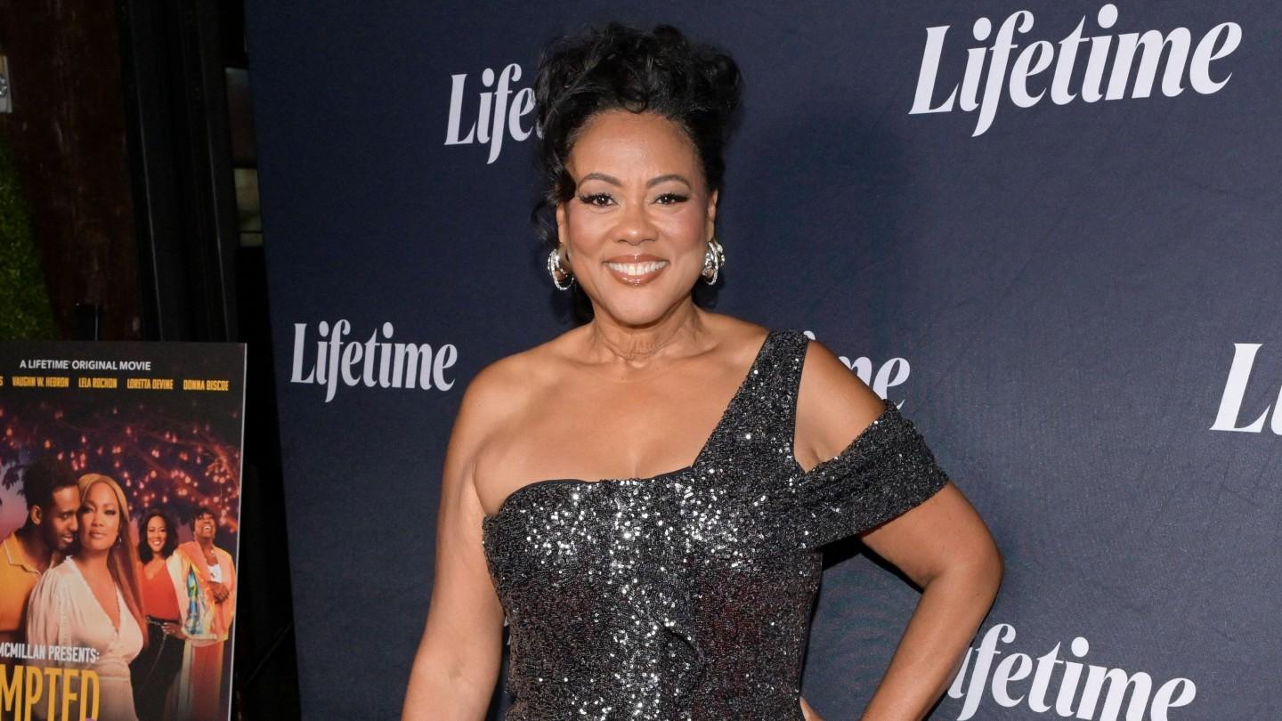 Photo of Lela Rochon.