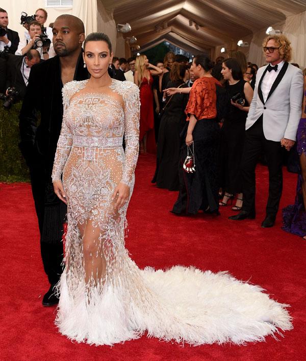 Kim kardashian copies beyonce met gala 06