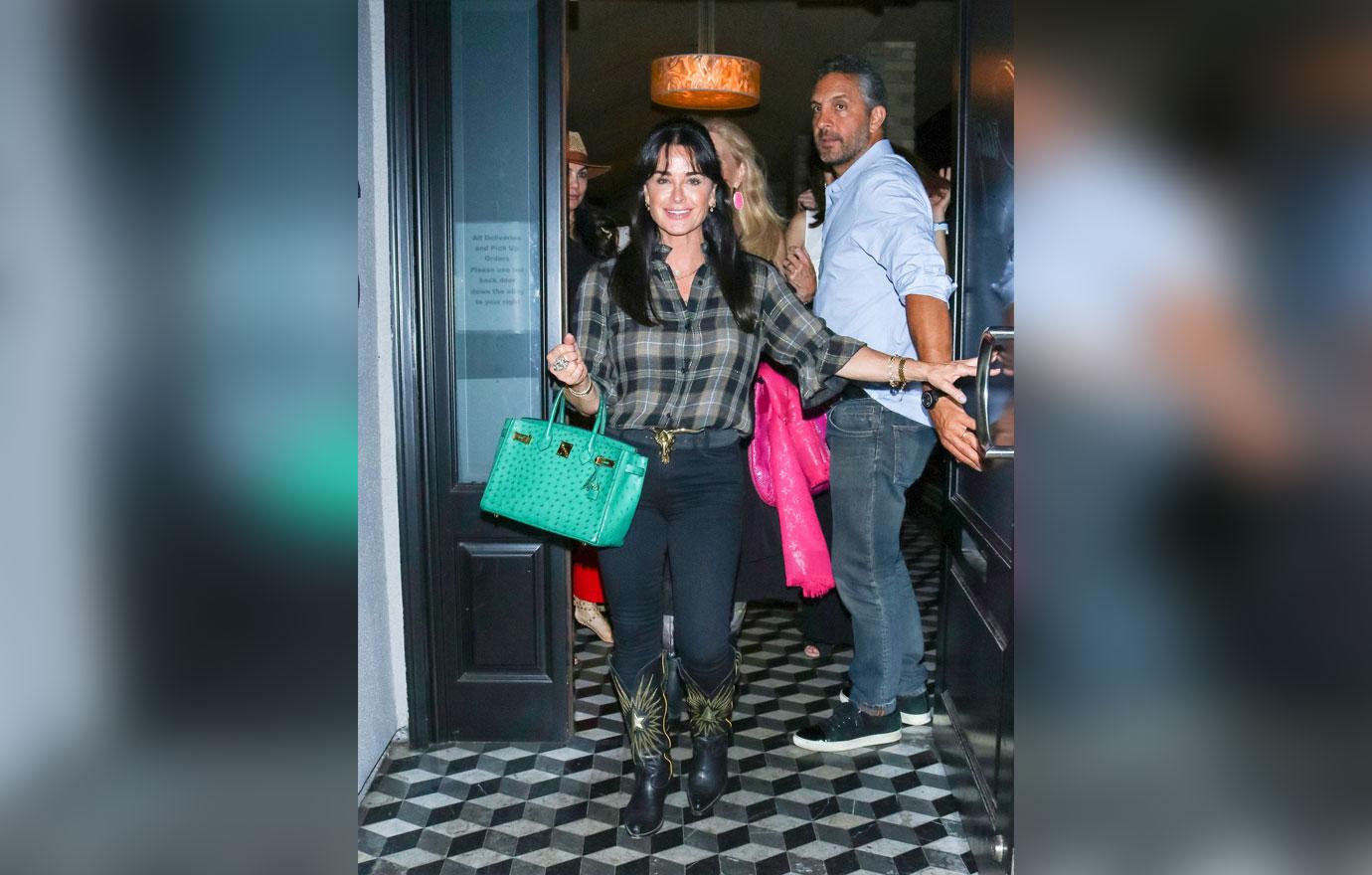 Kyle Richards purse. Same bag?? Sequin Chanel from Amsterdam is seen once  again at Homeless Not Toothless event… was she being truthful about the  burglary? : r/BravoRealHousewives