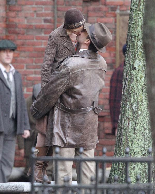 Ben affleck sienna miller kissing 05