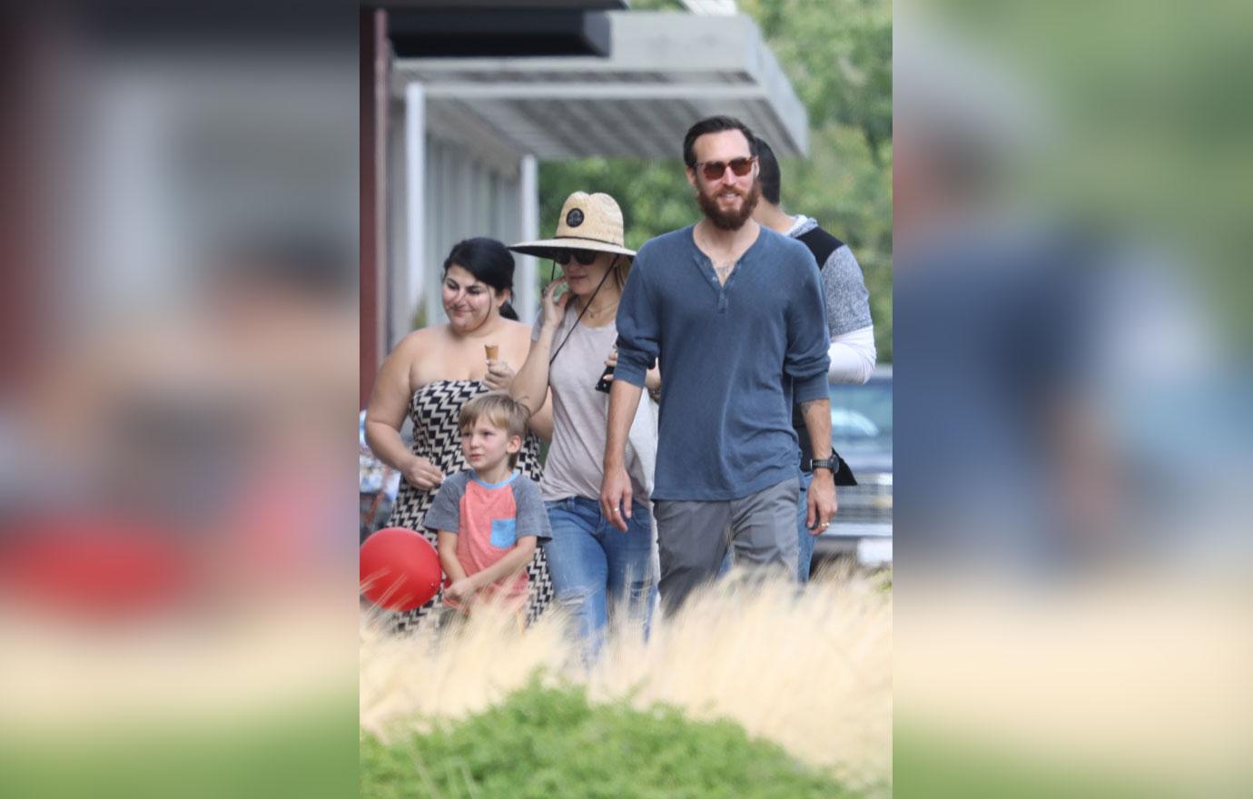 Kate Hudson Boyfriend Danny Fujikawa Son Bingham Photos 04