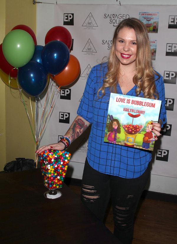 Kailyn lowry book signing family 02