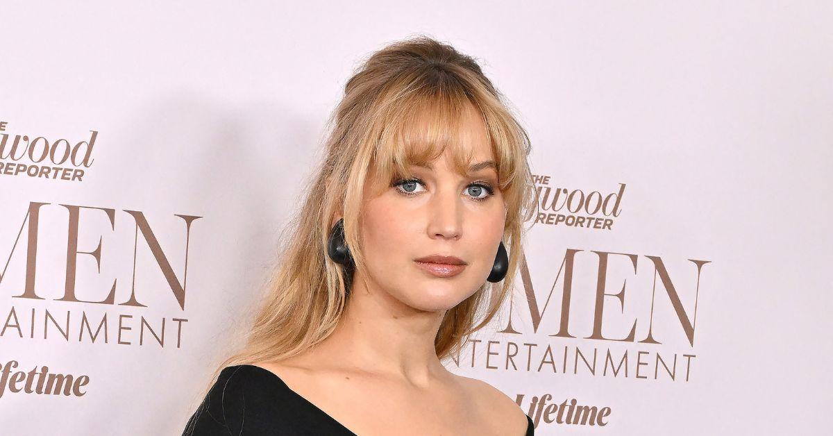 jennifer lawrence dropped a golden globes joke