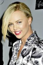 2009__09__okcharlizetheron 147×225.jpg