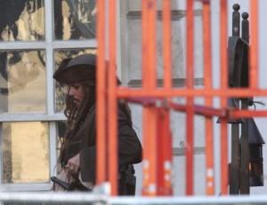 2010__10__Johnny_Depp_Oct7_72 300×231.jpg