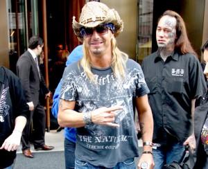 2010__05__Bret_Michaels_May24_044a 300&#215;244.jpg