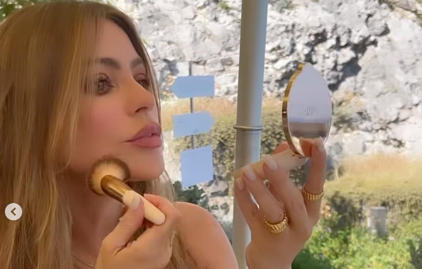 Sofia Vergara Called Out For Using Filter' On Vacation