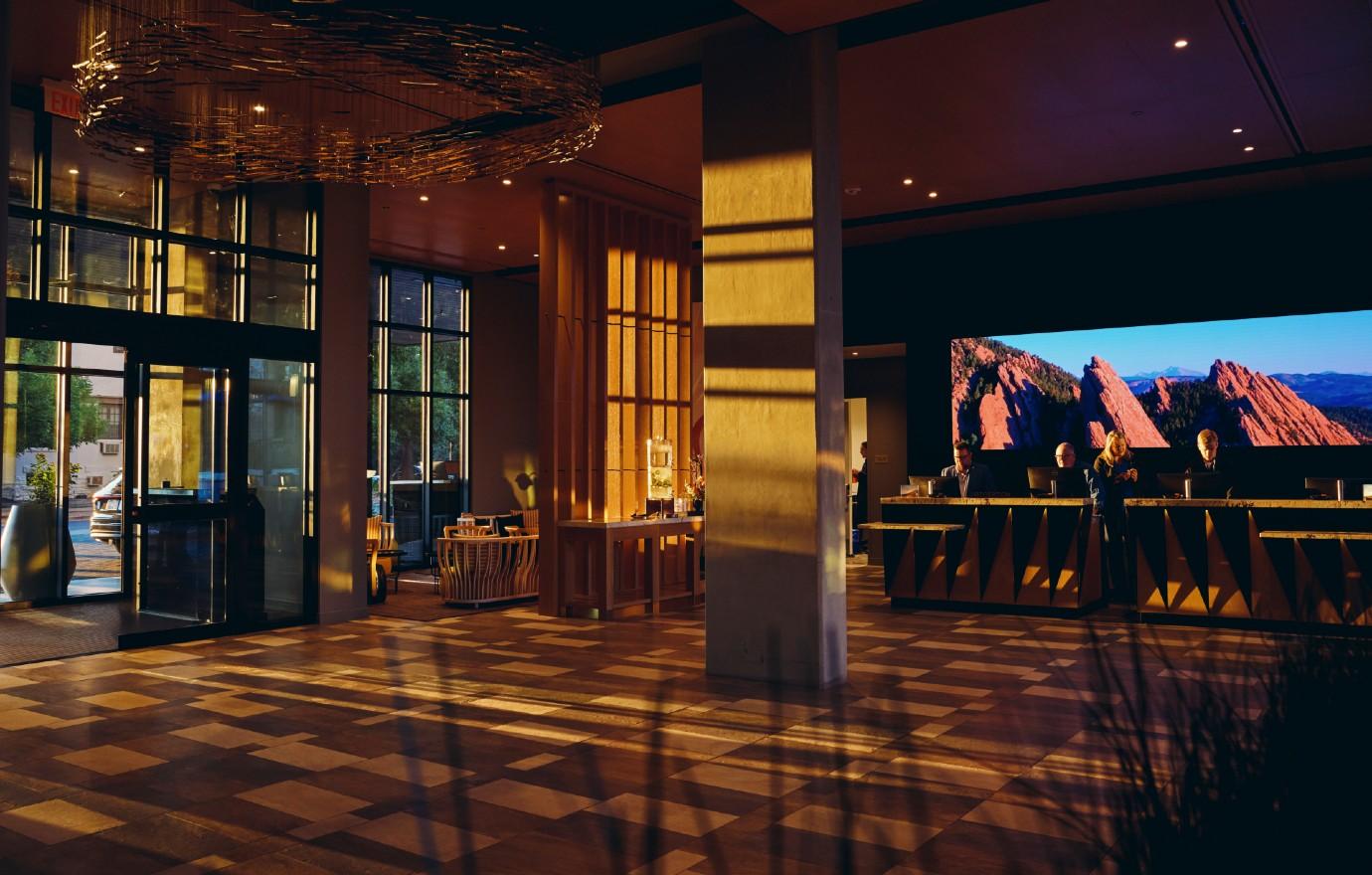 lime llblobby morningb